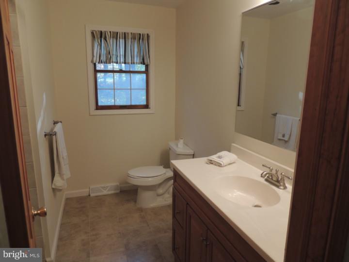 78 Larrison Road Wrightstown, NJ 08562 - Photo 10 of 19