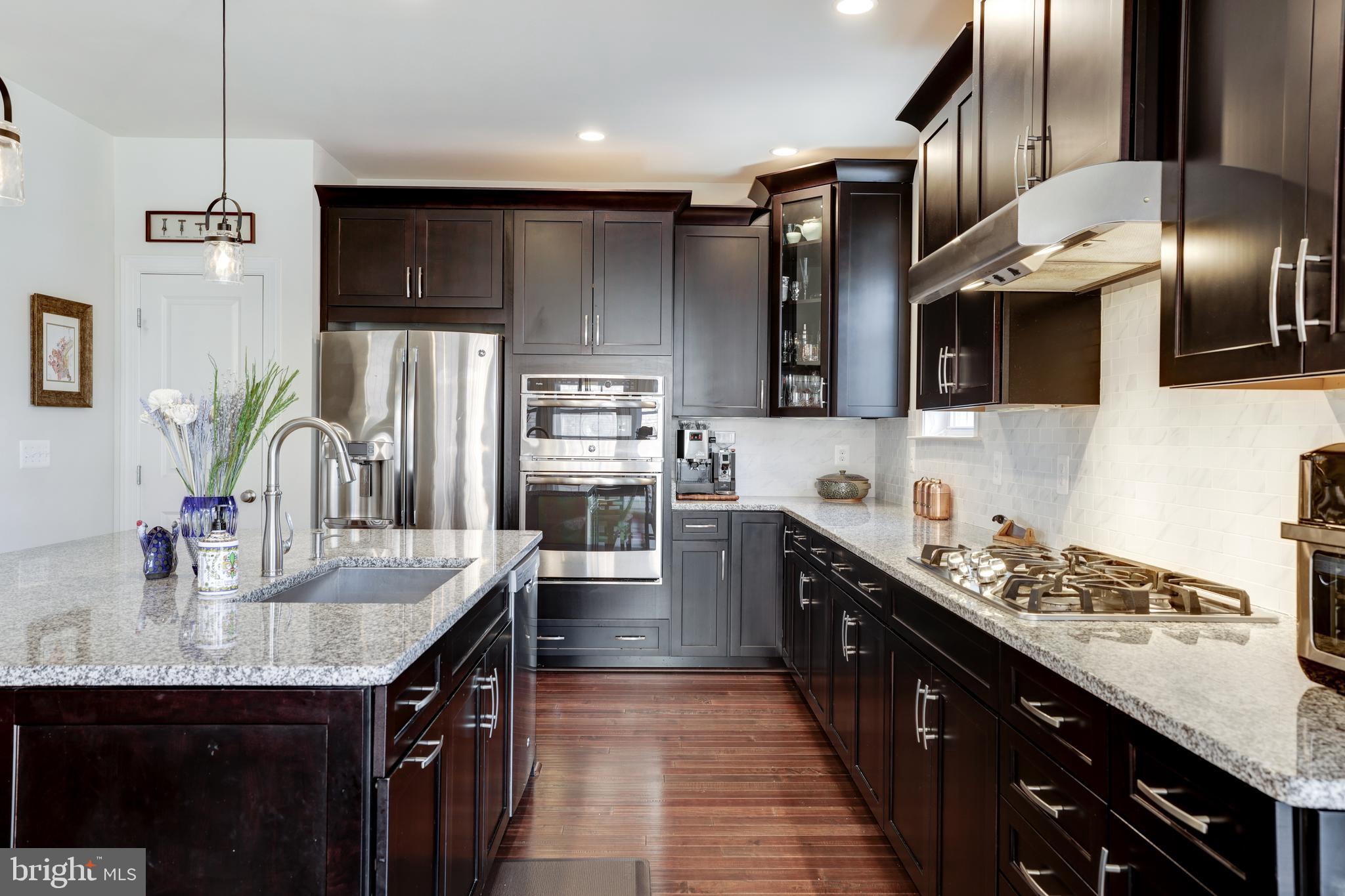 43050 Old Ryan Road Ashburn, VA 20148 - Photo 17 of 48 Kitchen