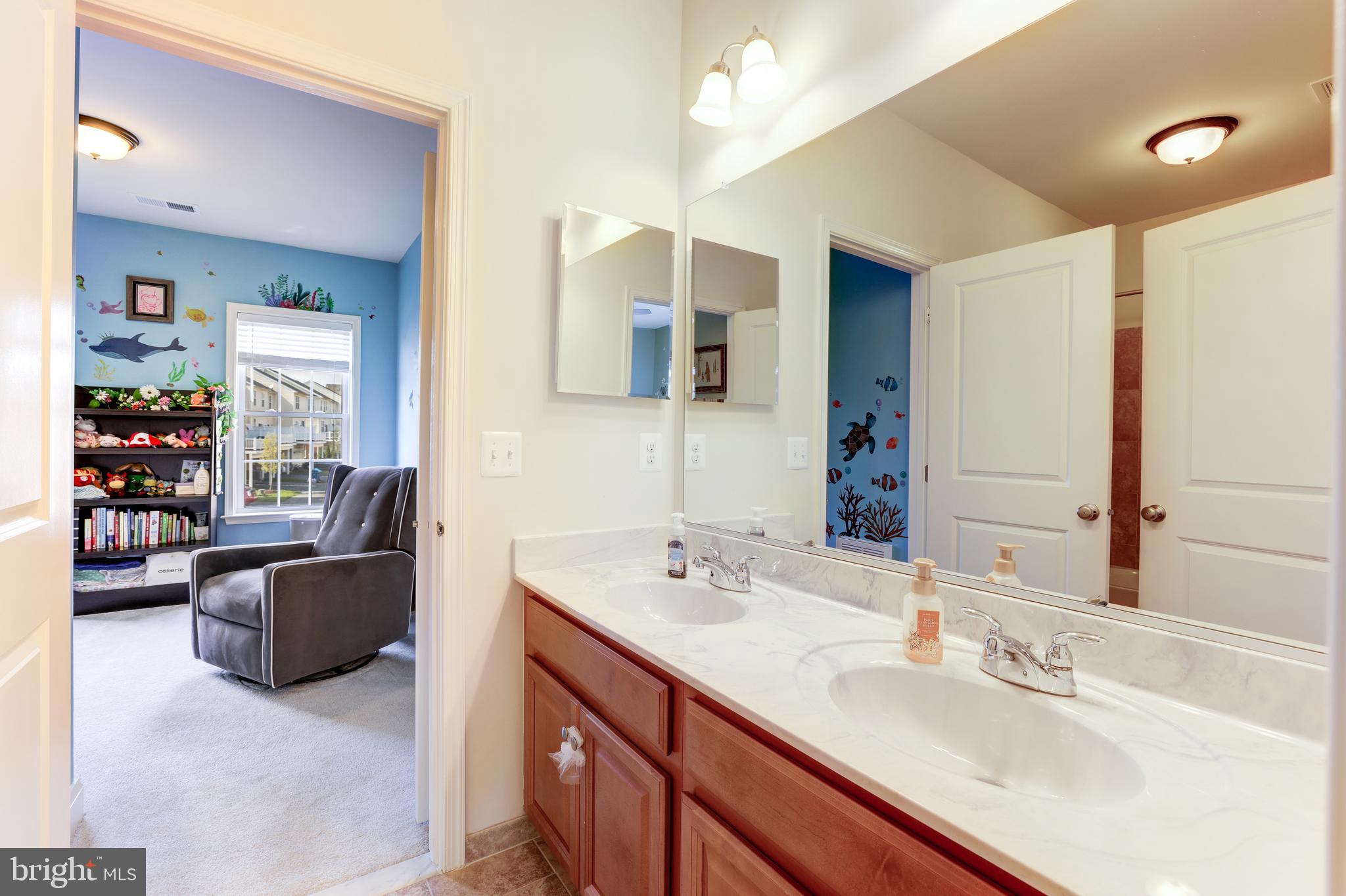 43050 Old Ryan Road Ashburn, VA 20148 - Photo 36 of 48 Dual Entry Bathroom