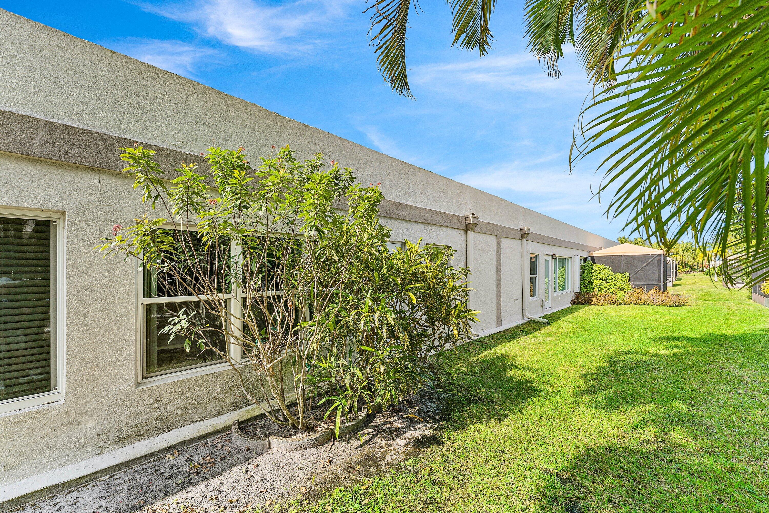 18900 Stewart Circle, Unit 2 Boca Raton, FL 33496 - Photo 24 of 35 Backyard