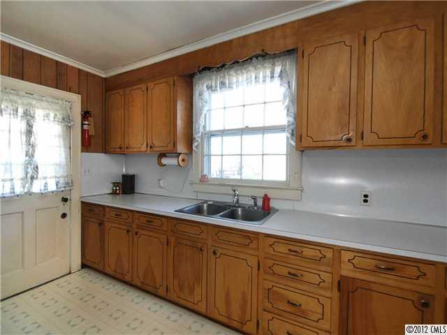 1737 North Wendover Road Charlotte, NC 28205 - Photo 6 of 14 Gallery Image 6