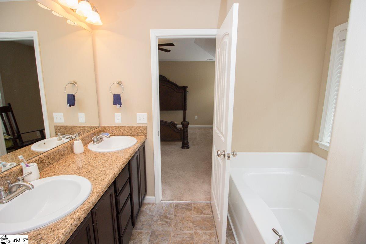 186 Tiara Ridge Lane Duncan, SC 29334 - Photo 8 of 14 Gallery Image 8