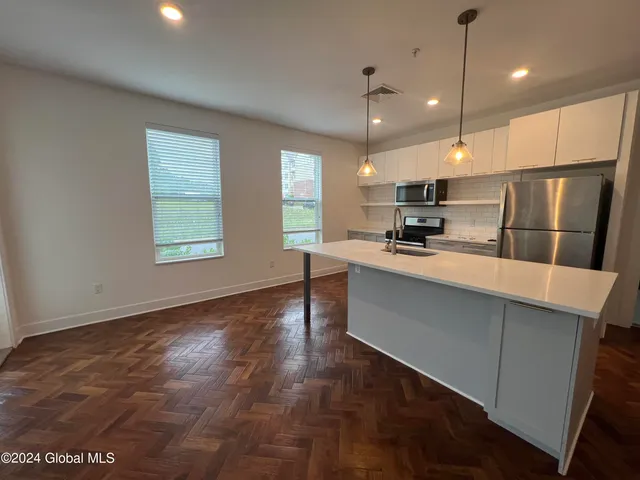 $2,179 | 308 Excelsior Avenue, Unit 203, Saratoga Springs, NY 12866