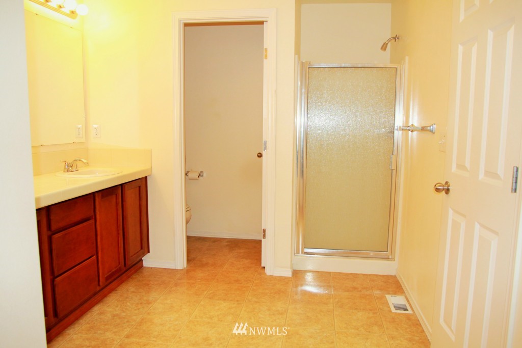 23029 27th Drive Southeast Bothell, WA 98021 - Photo 5 of 8