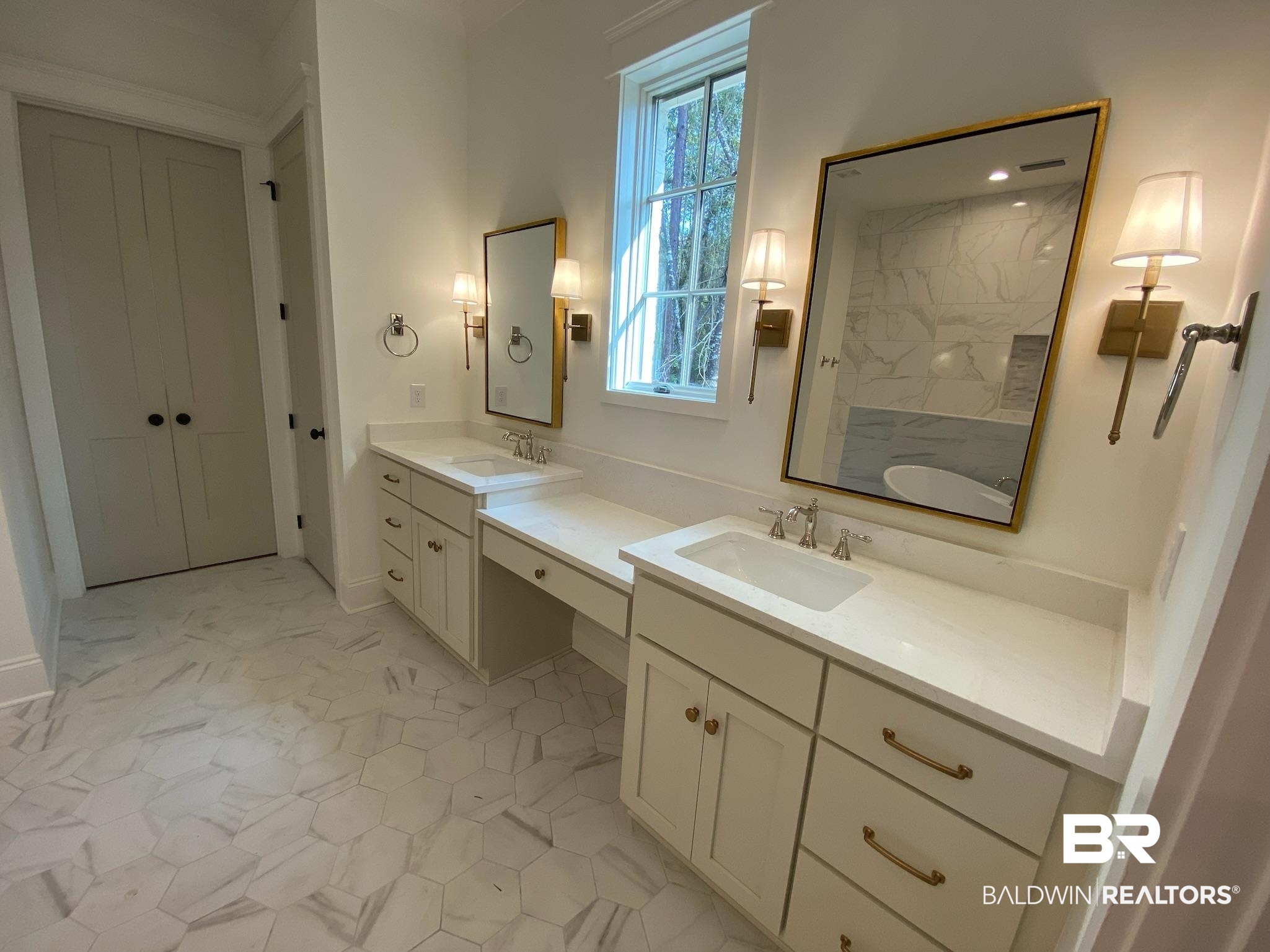 605 Falling Water Boulevard Fairhope, AL 36532 - Photo 2 of 22