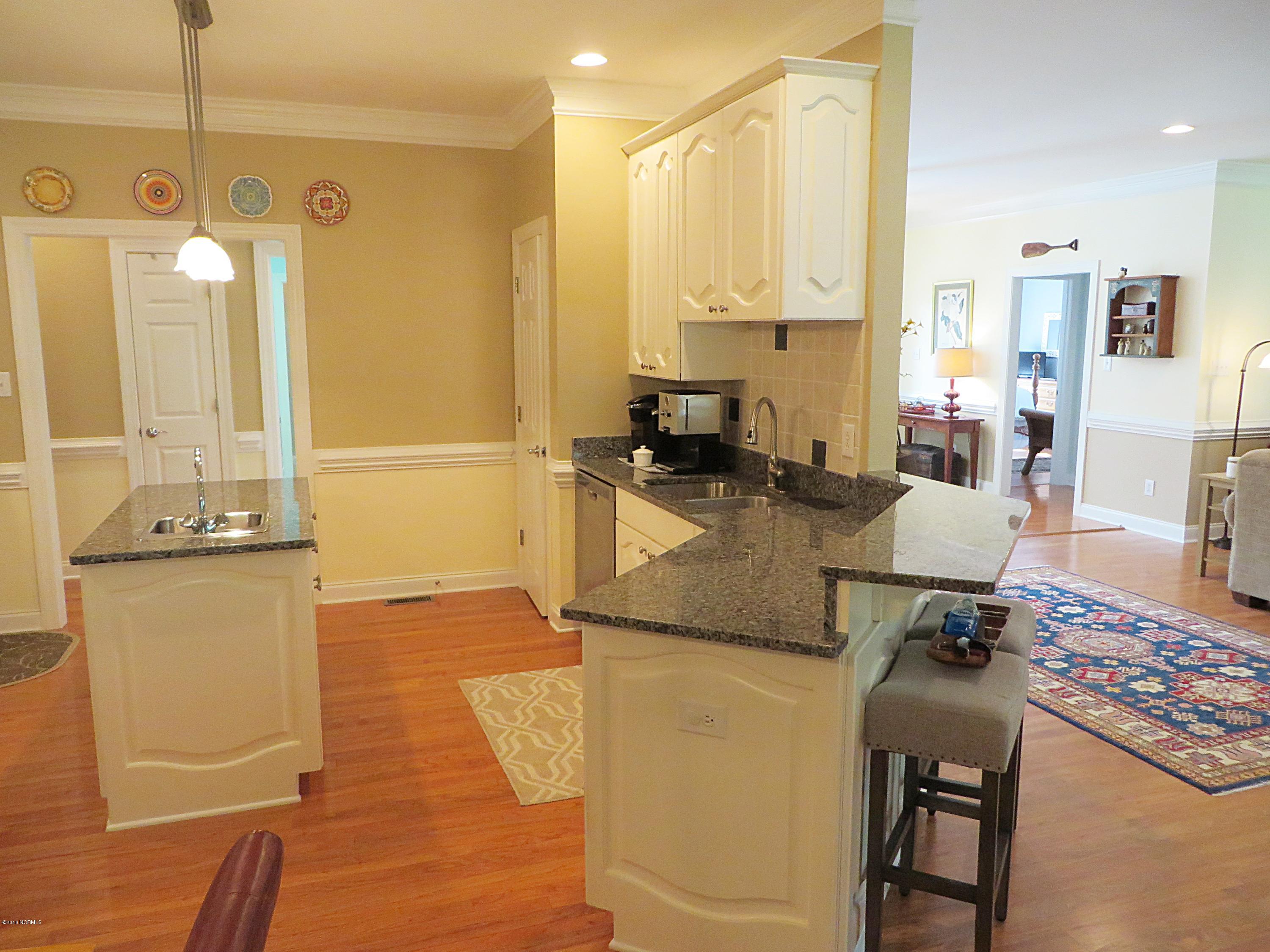 119 Friburg Road New Bern, NC 28562 - Photo 10 of 45 Granite and Hardwood