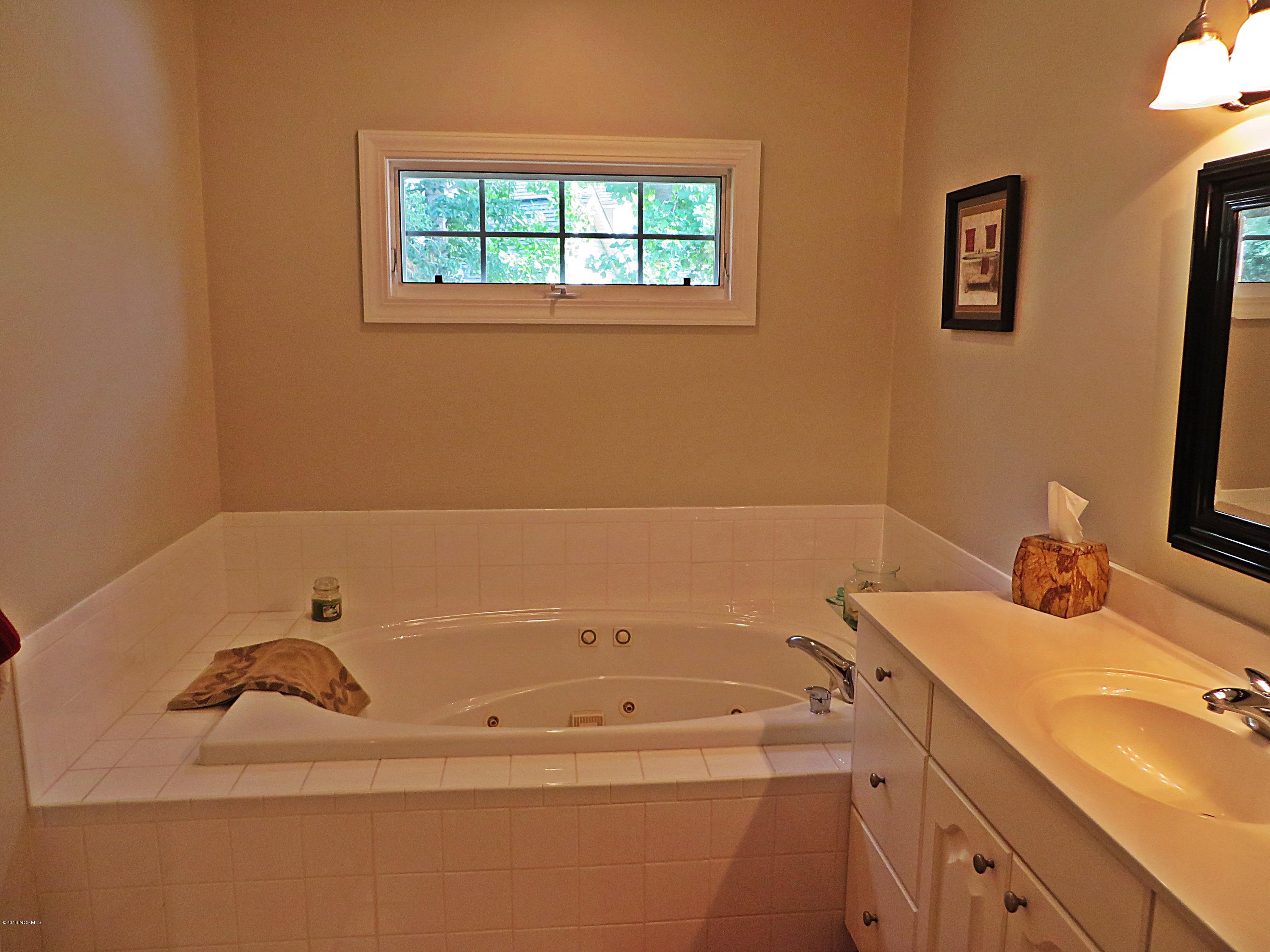 119 Friburg Road New Bern, NC 28562 - Photo 14 of 45 Relax in Jetted Tub