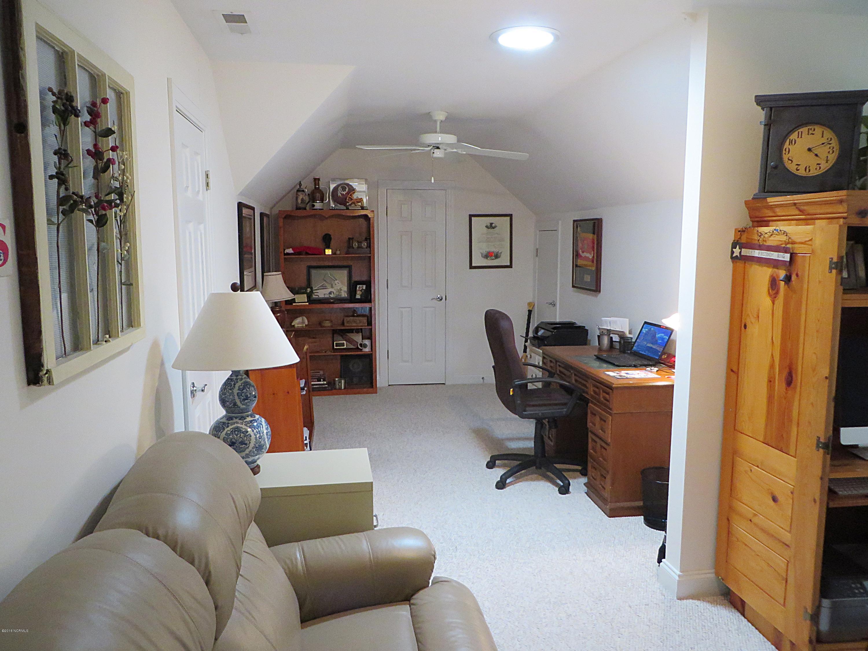 119 Friburg Road New Bern, NC 28562 - Photo 19 of 45 3rd Bedroom used as Office