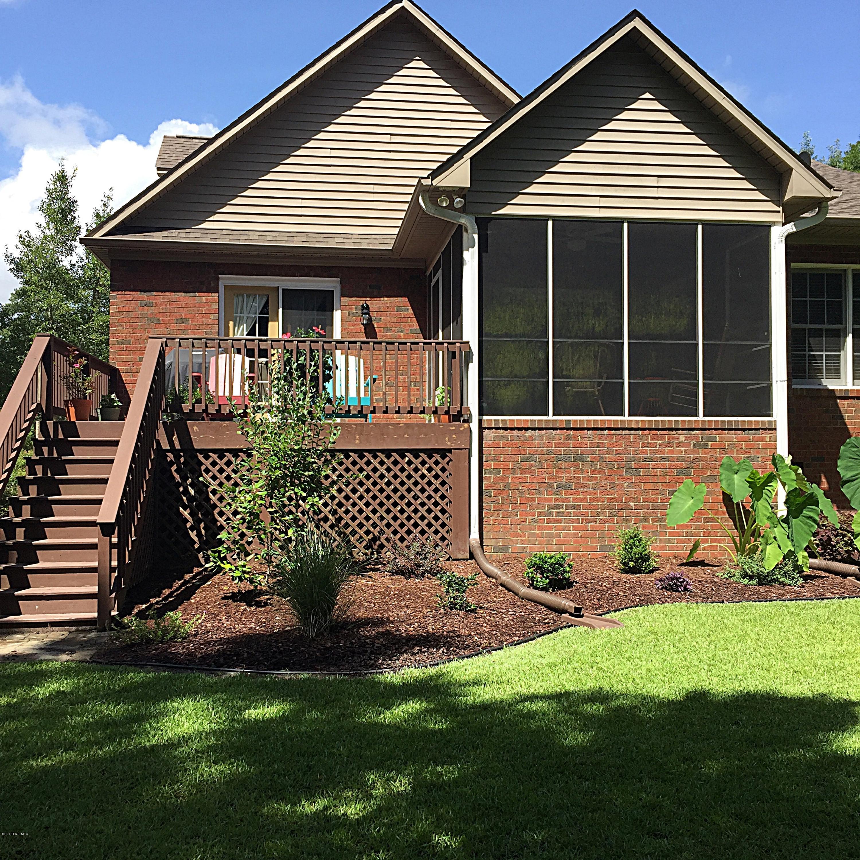 119 Friburg Road New Bern, NC 28562 - Photo 27 of 45 Deck and Screen Room