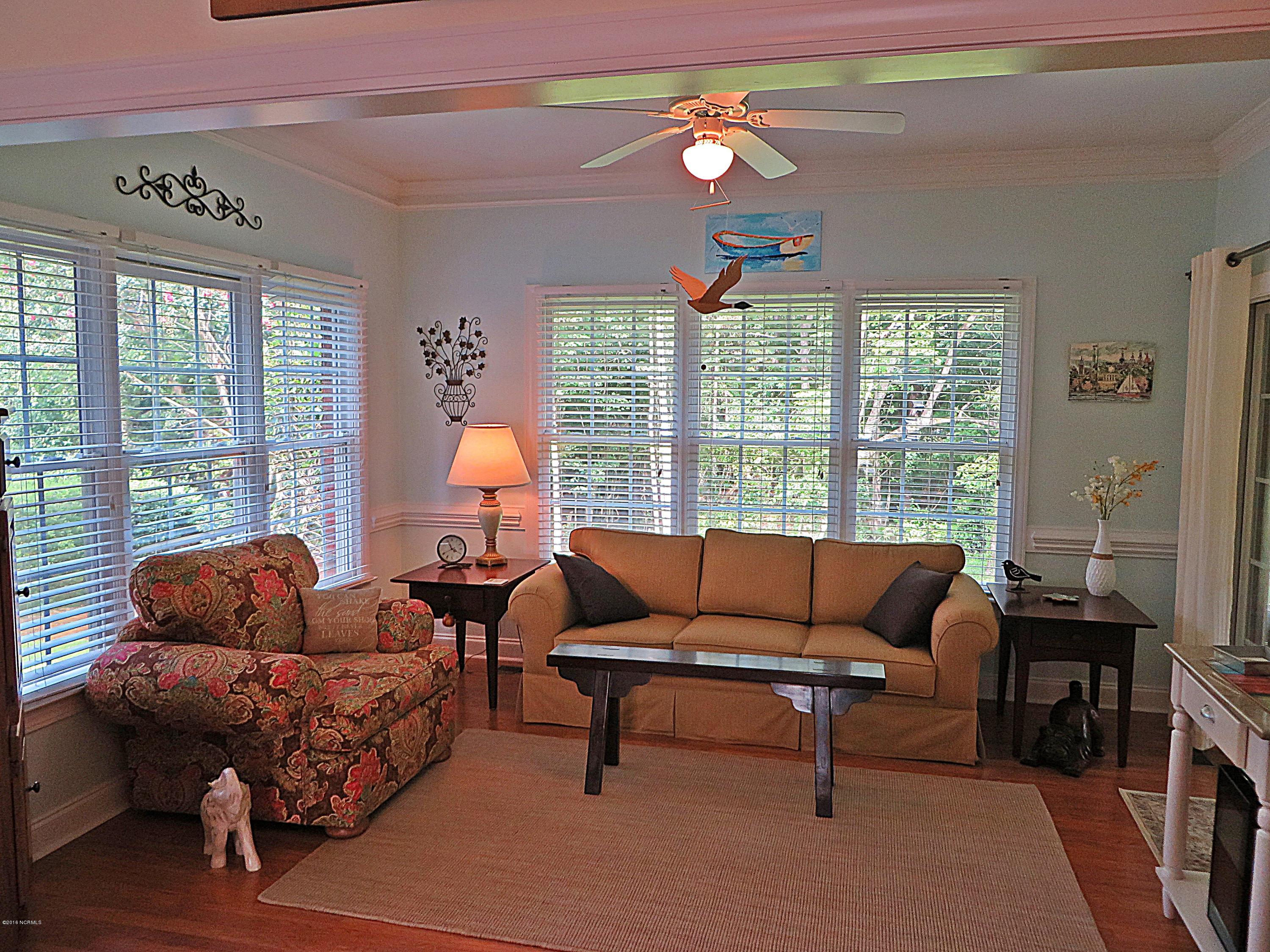 Bright Carolina Room