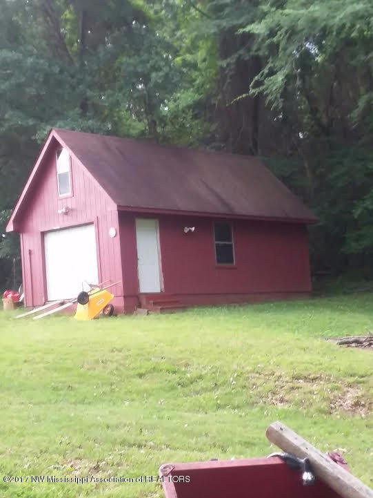 417 Linwood Road Senatobia, MS 38668 - Photo 3 of 5 The Detached GARAGE