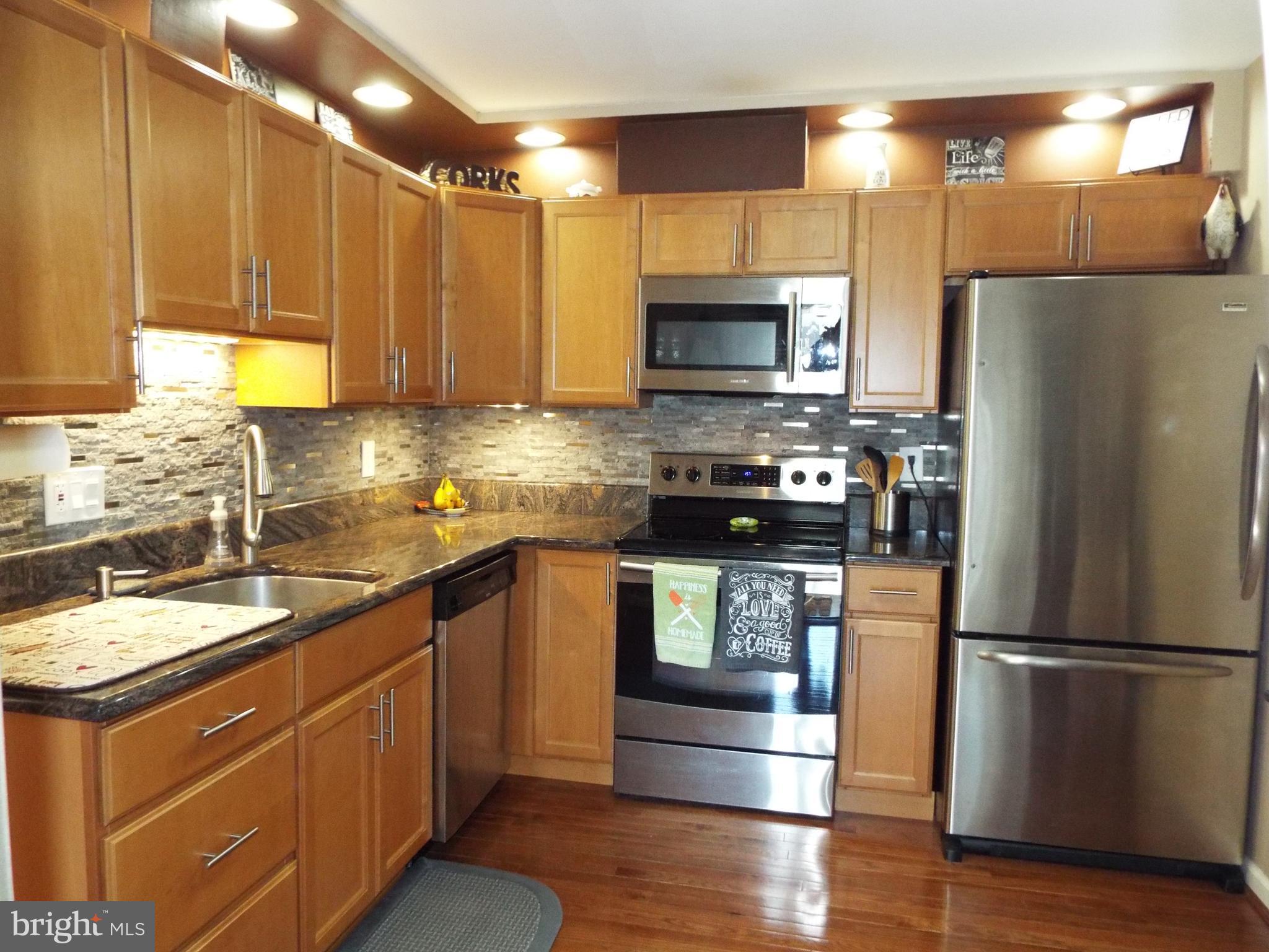 10909 Trotting Ridge Way, Unit 910 Columbia, MD 21044 - Photo 2 of 28 Updated Premium SS Appliance Package