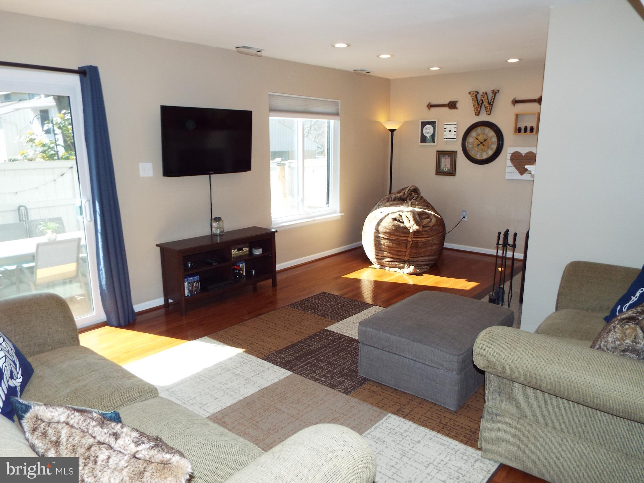 10909 Trotting Ridge Way, Unit 910 Columbia, MD 21044 - Photo 27 of 28 Slider to Patio, open floor plan.