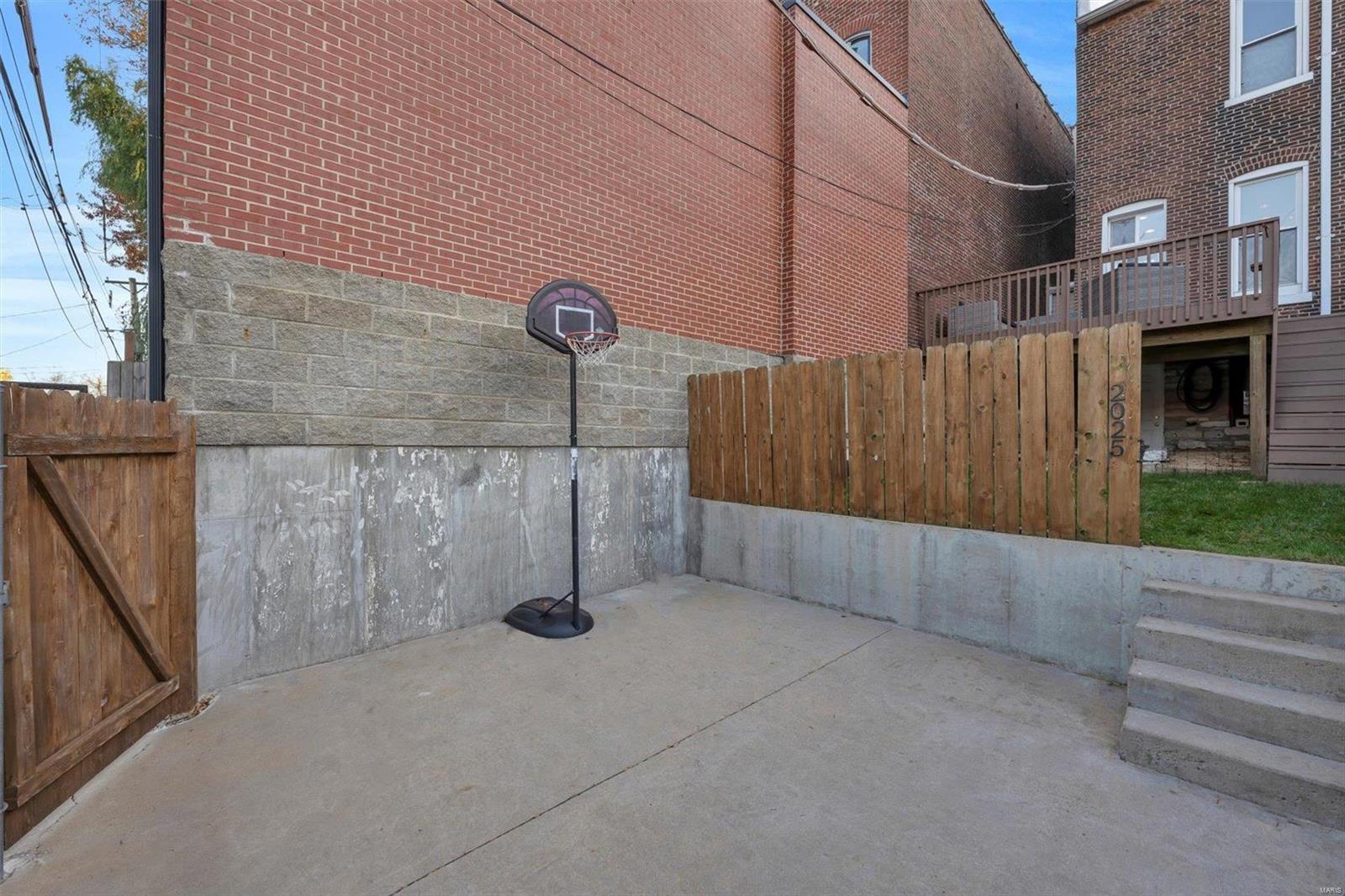 2025 Rutger Street St. Louis, MO 63104 - Photo 54 of 57