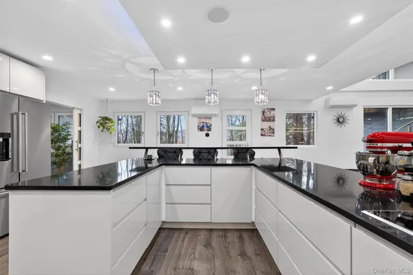 $1,750,000 | 41 Sand Hill Lane, Florida, NY 10921