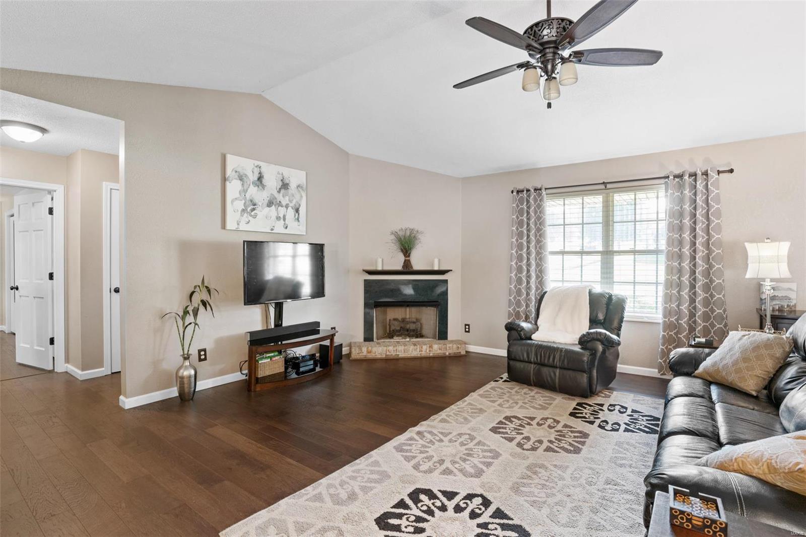 105 North Riebeling Street Columbia, IL 62236 - Photo 8 of 37 Gallery Image 8