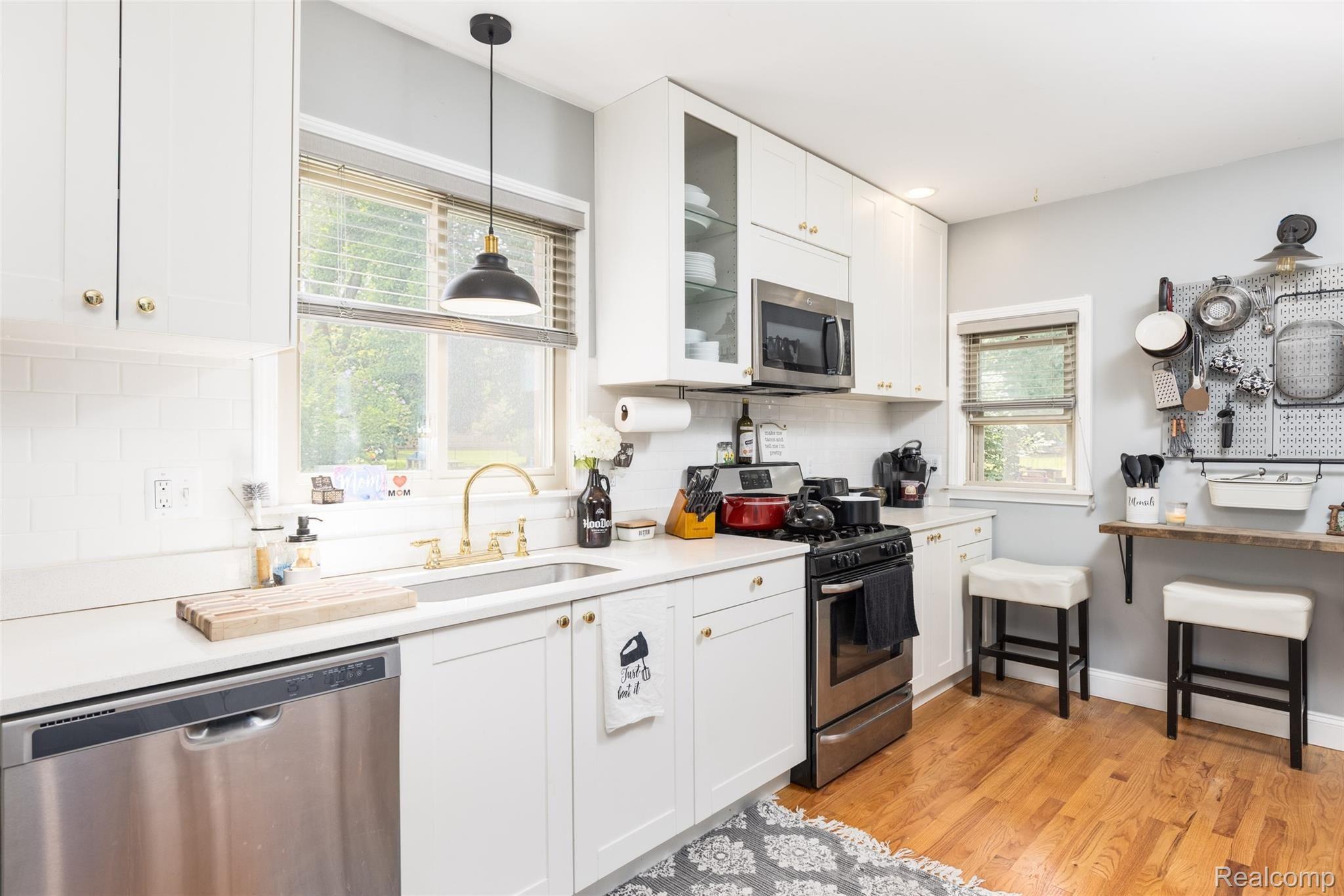 11051 Stark Road Livonia, MI 48150 - Photo 15 of 40 11051 Stark Rd-15.jpg