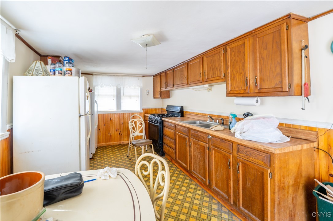 39 Ward Street Little Falls, NY 13365 - Photo 6 of 37