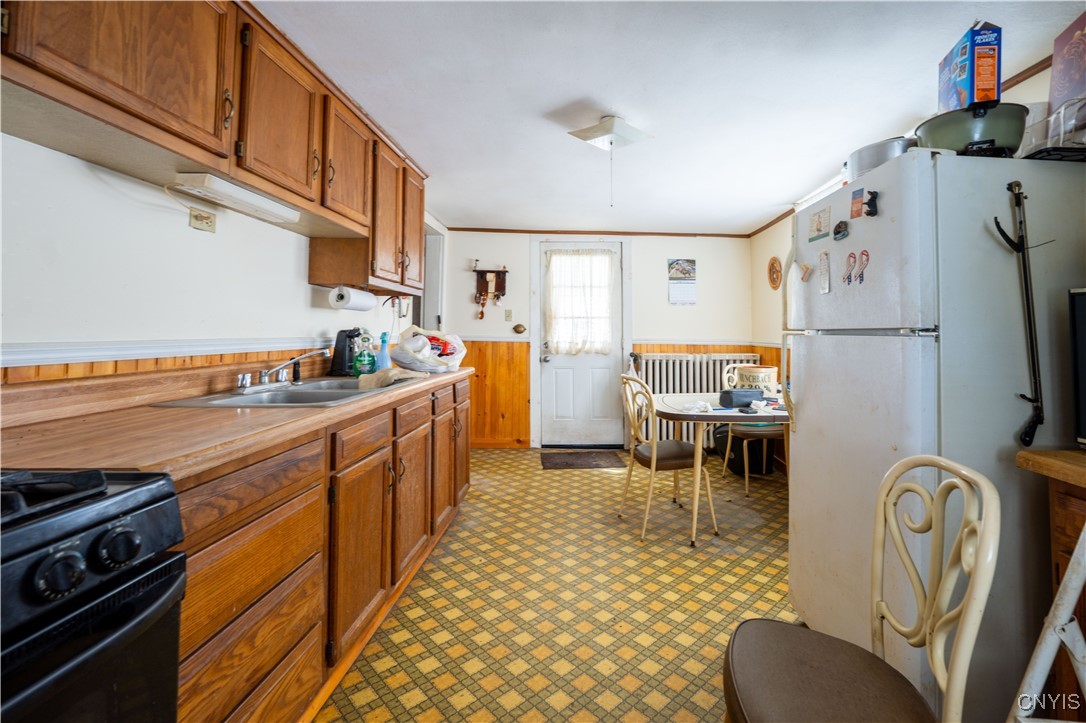 39 Ward Street Little Falls, NY 13365 - Photo 9 of 37