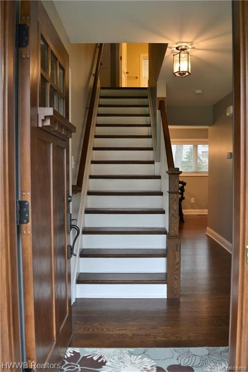 981 Hemlock Drive Rochester, MI 48307 - Photo 3 of 40 Gallery Image 3