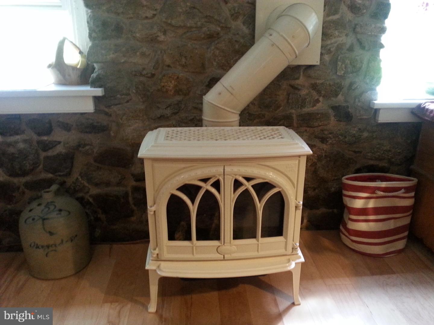 1682 Hilltop Road Spring City, PA 19475 - Photo 7 of 25 Fireplace