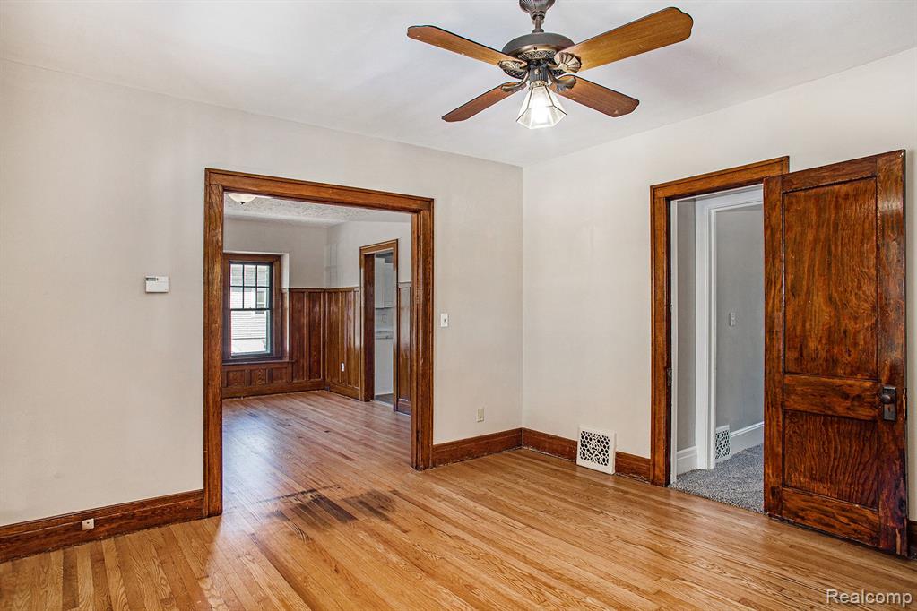 16321 East 9 Mile Road Eastpointe, MI 48021 - Photo 9 of 25