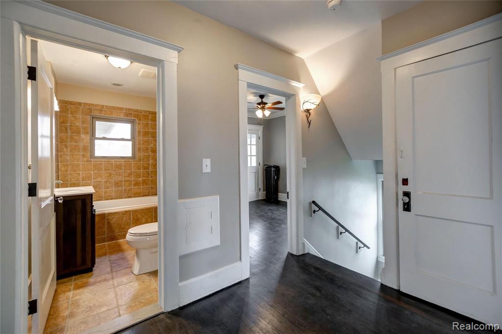 902 Atkinson Street Detroit, MI 48202 - Photo 41 of 69