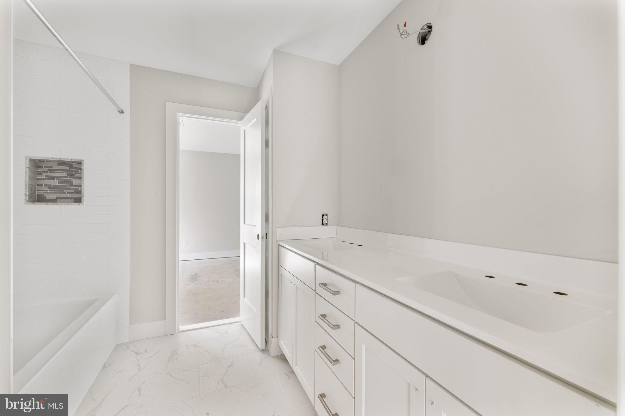 585 Conestoga Road Berwyn, PA 19312 - Photo 33 of 38 Jack & Jill bathroom