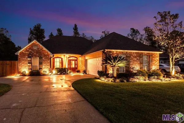 $295,000 | 43464 North Great Oak Court, Prairieville, LA 70769