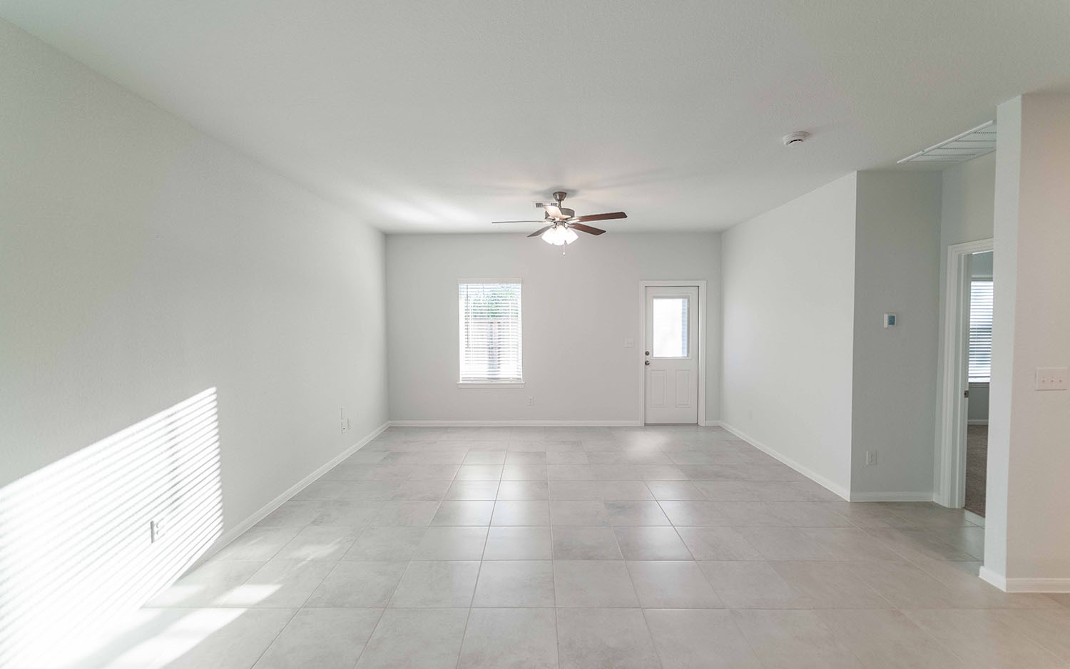 10633 Altitude Way Conroe, TX 77303 - Photo 11 of 33
