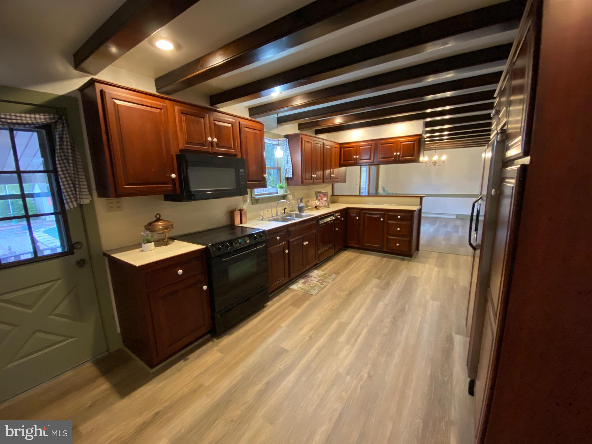 45 Clay Slate Road Oley, PA 19547 - Photo 12 of 37 Kitchen