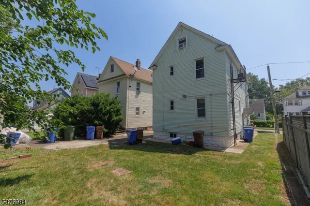 a view of outdoor space yard and porch