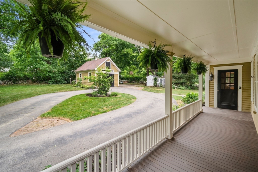 31 Broadway Hanover, MA 02339 - Photo 4 of 42