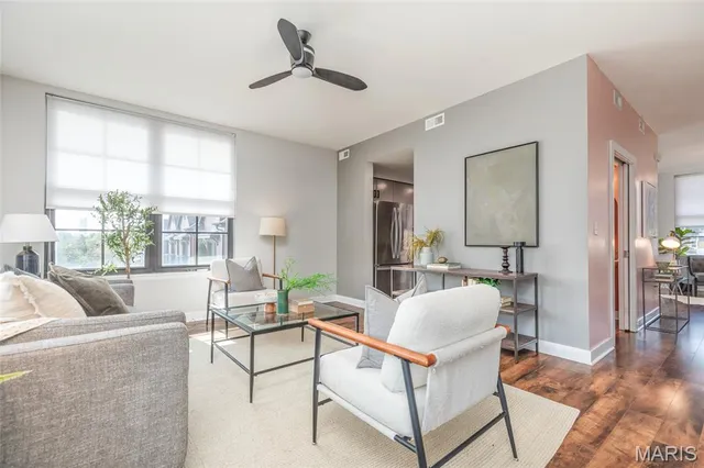 $279,900 | 4256 Olive Street, Unit 4256, St. Louis, MO 63108