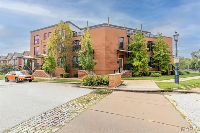 $279,900 | 4256 Olive Street, Unit 4256, St. Louis, MO 63108