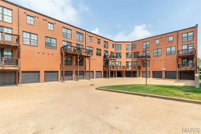 $279,900 | 4256 Olive Street, Unit 4256, St. Louis, MO 63108