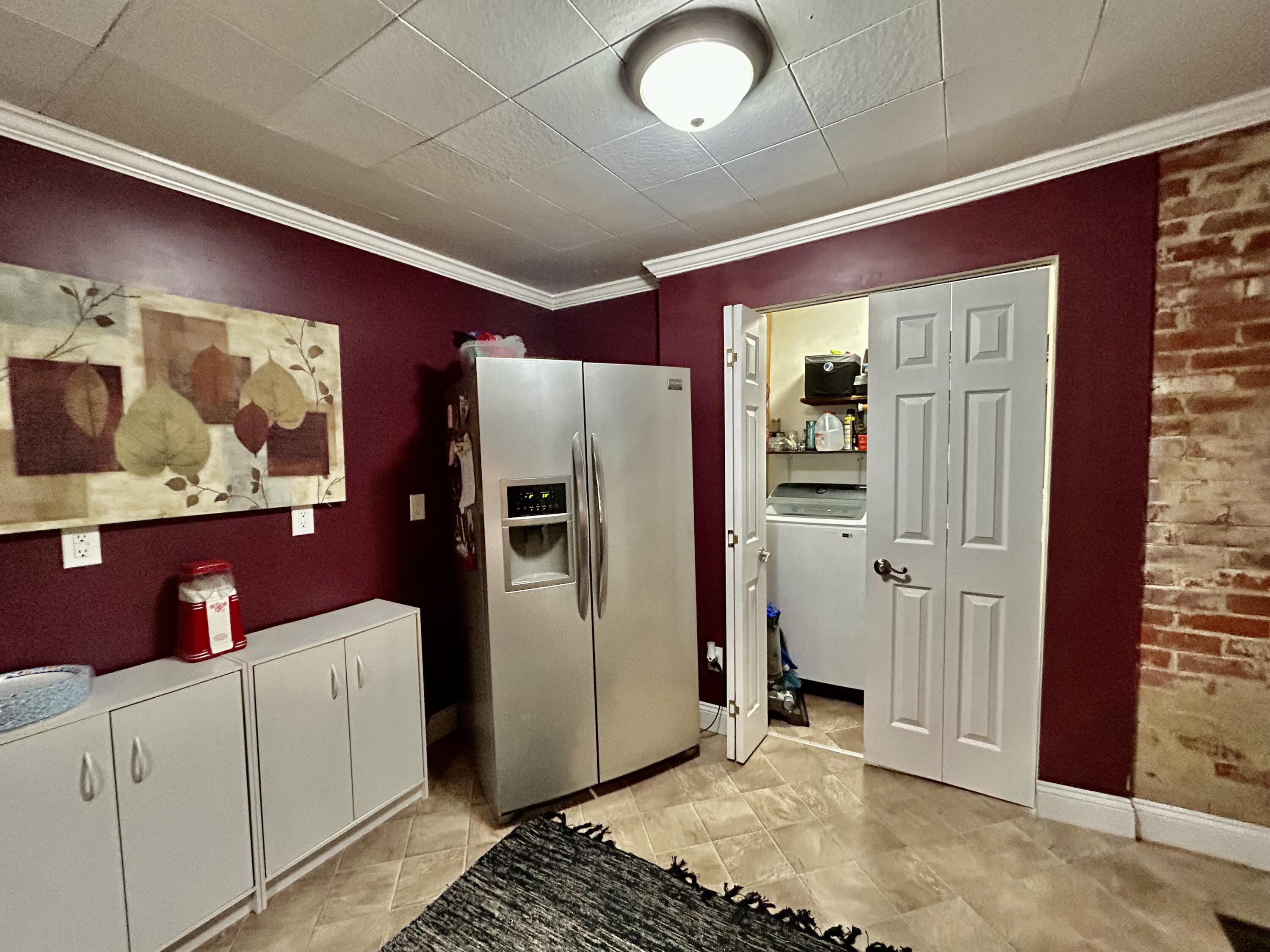 40 River Road Buchanan, VA 24066 - Photo 3 of 12 Laundry off kitchen