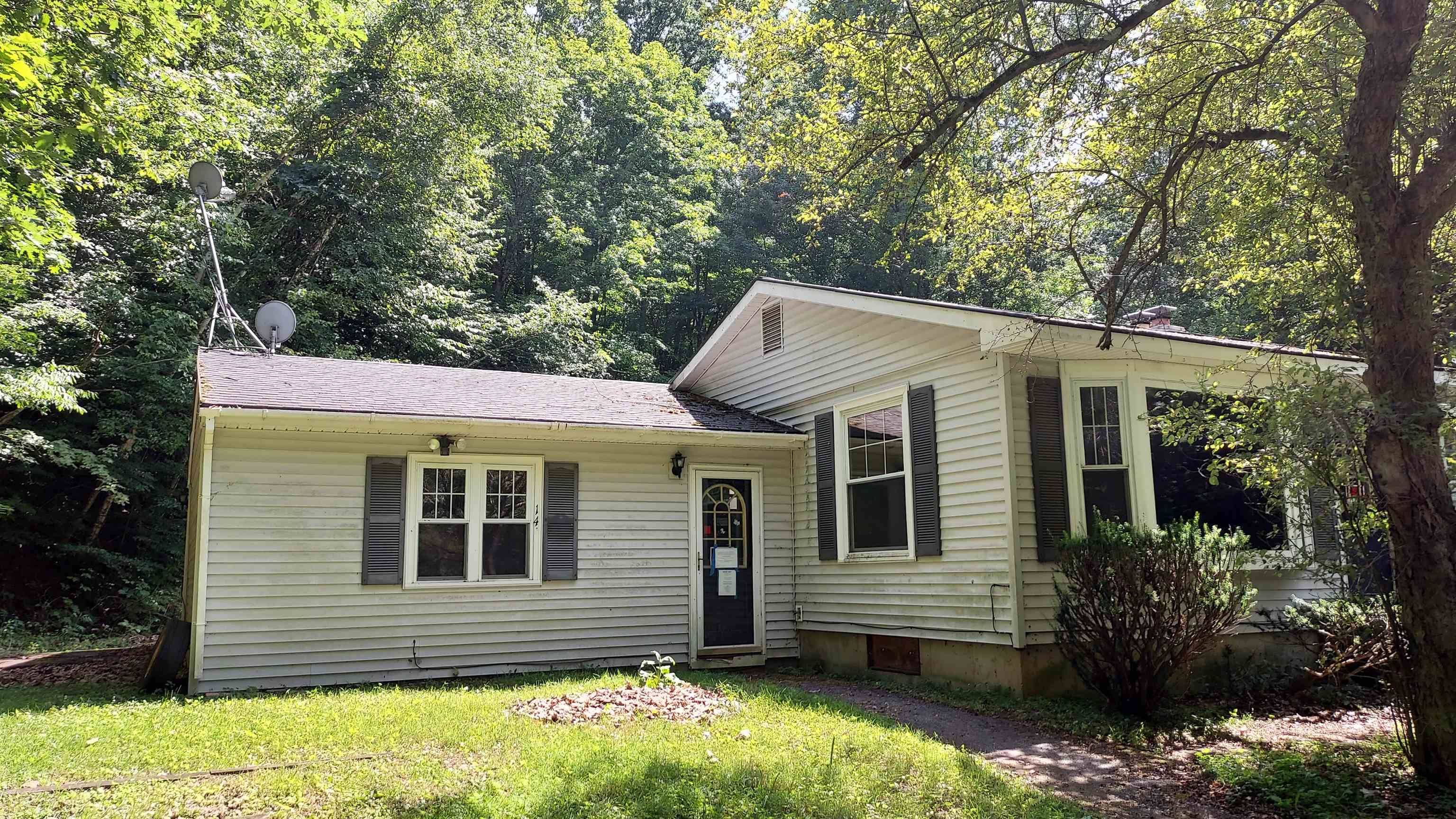 14 Pace Road Pownal, VT 05201 - Photo 3 of 30