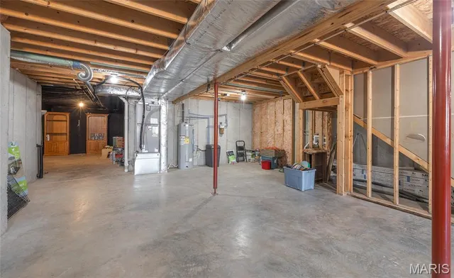 $320,000 | 37118 Willow Road, Plato, MO 65552