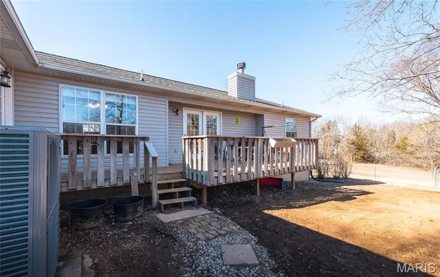 $320,000 | 37118 Willow Road, Plato, MO 65552