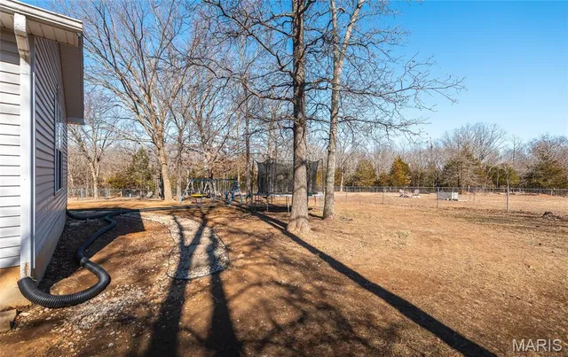 $320,000 | 37118 Willow Road, Plato, MO 65552