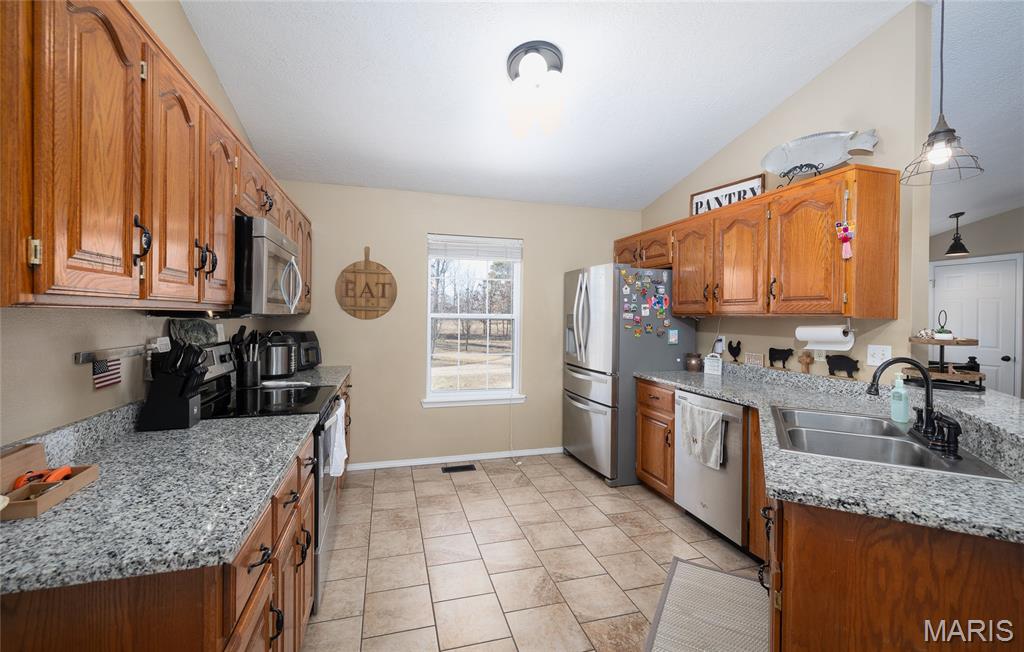 37118 Willow Road Plato, MO 65552 - Photo 8 of 45