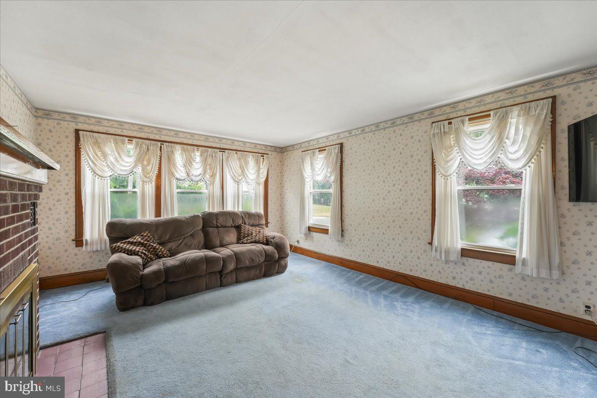 19 West Upper Ferry Road Ewing, NJ 08628 - Photo 26 of 43 Living Room