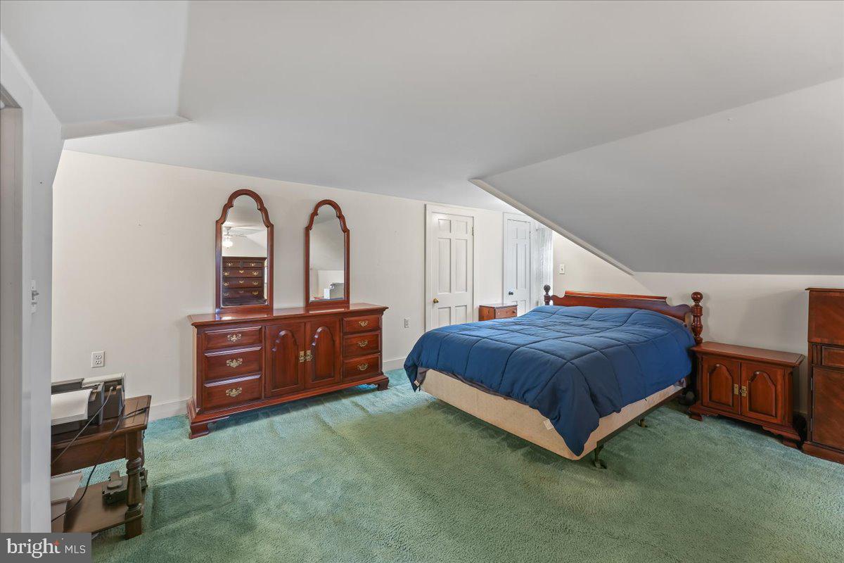 19 West Upper Ferry Road Ewing, NJ 08628 - Photo 31 of 43 Master Bedroom