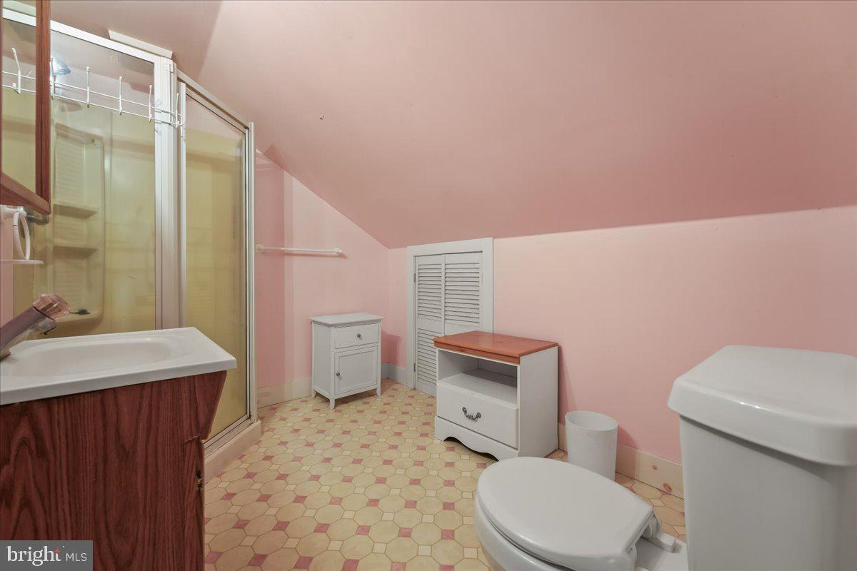 19 West Upper Ferry Road Ewing, NJ 08628 - Photo 35 of 43 Master Bathroom