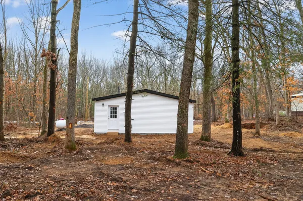 $224,999 | 4373 MacDougall Drive, Allegan, MI 49010