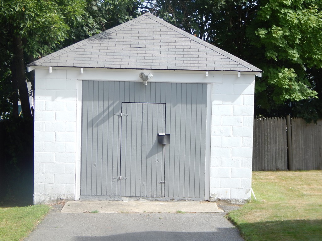 232 Mt Pleasant Street Fall River, MA 02720 - Photo 3 of 14