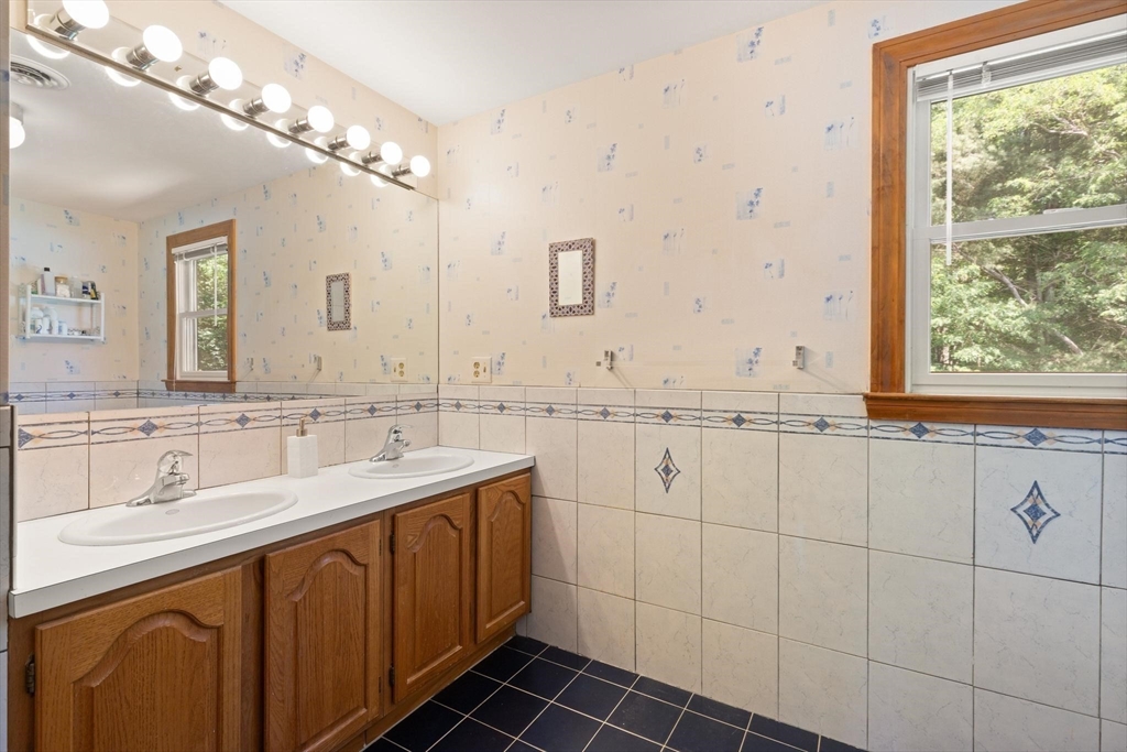 80 Hampton Road Sharon, MA 02067 - Photo 15 of 28