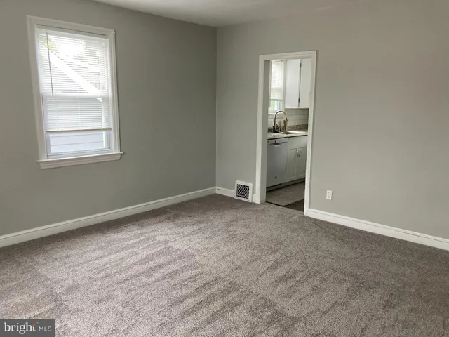 $1,795 | 254 Wyoming Avenue, Unit B, Audubon, NJ 08106