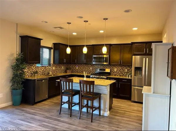 $2,600 | 372 Clown Creek Street, Henderson, NV 89014